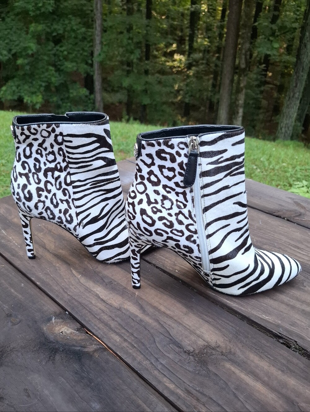Guess Black White Zebra Print Tabore Zip Up Bootie Size 8